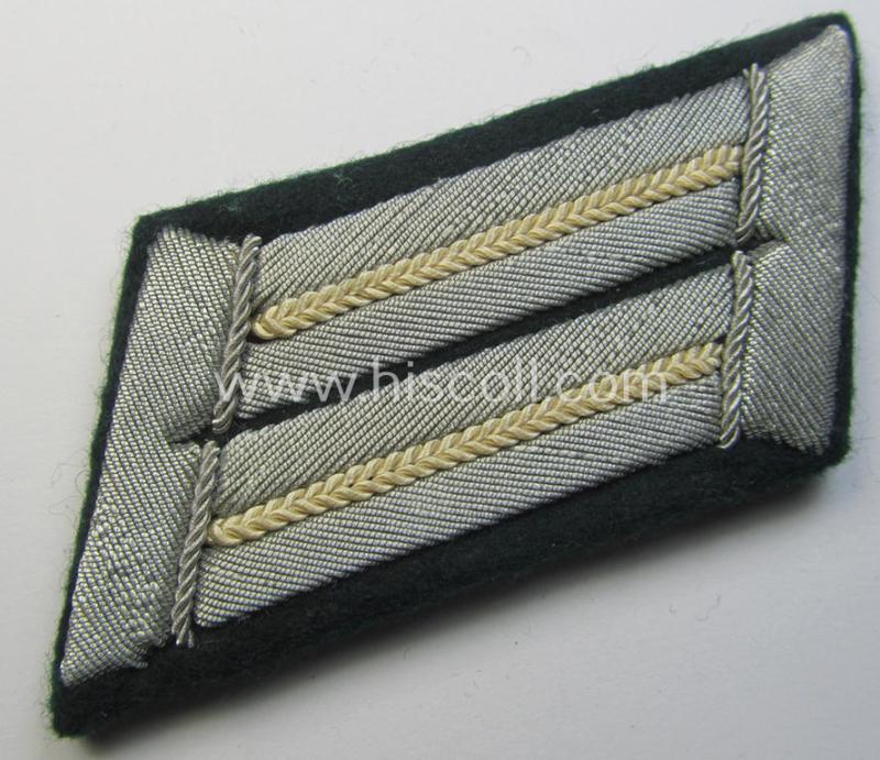 Fully matching - and 'virtually mint'! - pair of WH (Heeres) collar-tabs (ie. 'Kragenspiegel für Offiziere') as piped in the desirable white- (ie. 'weisser'-) coloured branchcolour as was intended for an: 'Offizier der Infanterie-Truppen'