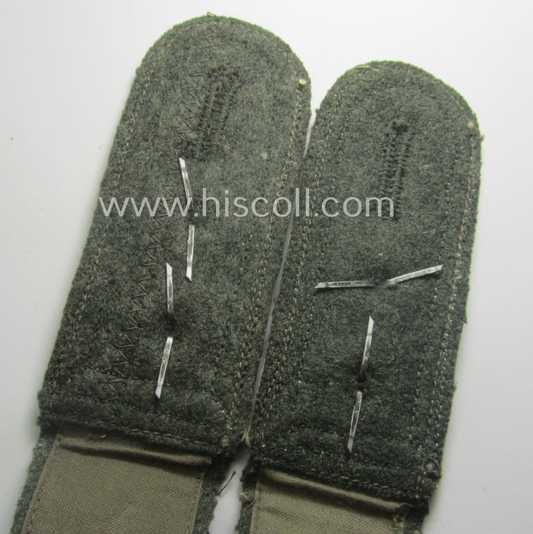 Pair of WH (Heeres) NCO-type (ie. 'M41- o. M43'-pattern) shoulderstraps: 'Oberfeldwebel eines Infanterie-Rgts.'