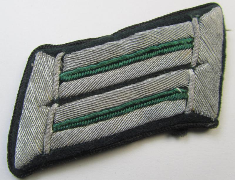 Attractive - and fully matching! - collar-tab-pair as piped in the darker-green-coloured branchcolour (and piped in black!) as was specifically intended for a lower-ranked, administrative-officer ie. 'Wehrmachtsbeamte des gehobenen Dienstes'