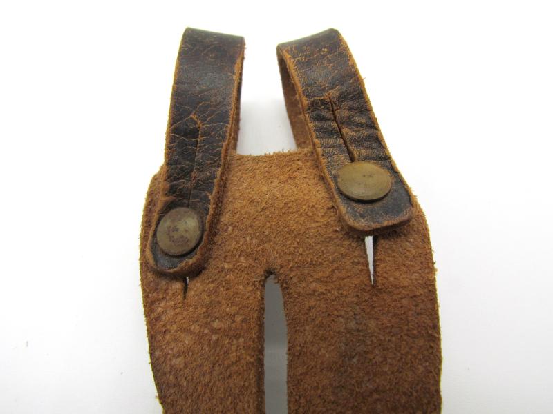 Wehrmacht binoculars Leather Anti-Movement Flap