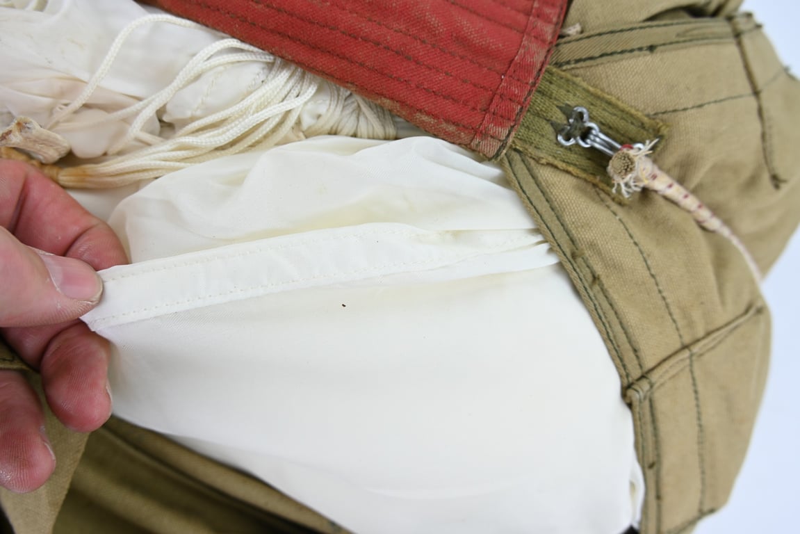 USAAF WW2 AN-6513-1A Chestpack with Parachute