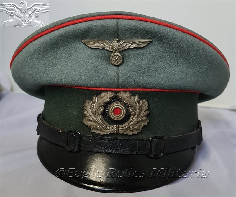 Early Army Artillery OR/NCO visor cap by Peküro with unit Stamp ‘Schirmmütze’