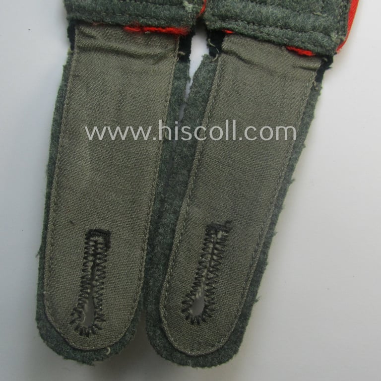 Pair of WH (Heeres) early-war-period- (ie. 'M40'-pattern and typical 'standard-issued') NCO-type shoulderstraps as intended for usage by an: 'Oberwachtmeister eines (Sturm)Art.-Abts. o. Rgts.'