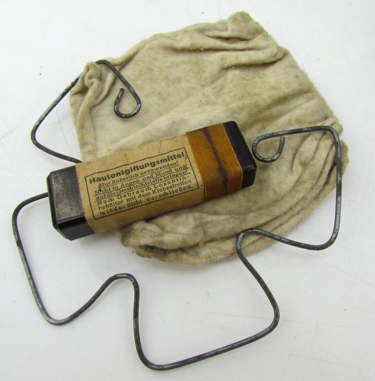 Wehrmacht Gas Mask Cannister , Complete Set -1938