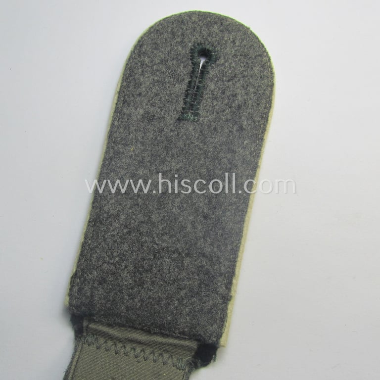 Neat - albeit single! - WH (Heeres), early-war-period (ie. 'M40'-pattern- ie. rounded-style-) EM-type shoulderstrap as was intended for a: 'Soldat der Infanterie-Trpn.'