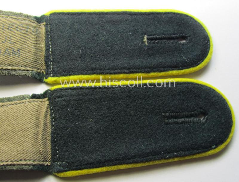 Pair of WH (Heeres) EM-type (ie. 'M36-/M40'-pattern) shoulderstraps: 'Soldat der Nachrichten-Truppen'