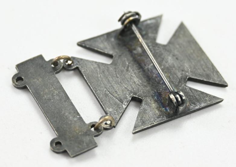 US WW2 Sterling Silver Marksman Badge
