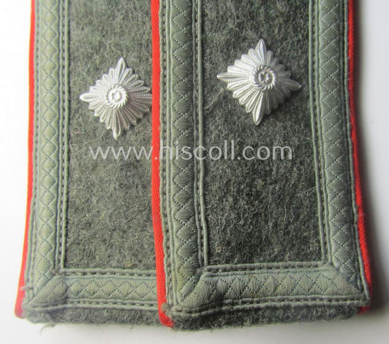 Pair of WH (Heeres) NCO-type shoulderstraps: 'Wachtmeister eines (Sturm)Art.-Abts. o. Rgts.'