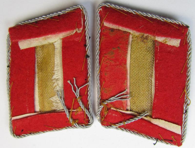 Attractive - and/or fully matching! - pair of neatly hand-embroidered WH (LW) officers'-type collar-patches as executed in bright-red-coloured wool as was intended for usage by an: 'Oberleutnant der Flak-Artillerie-Truppen'