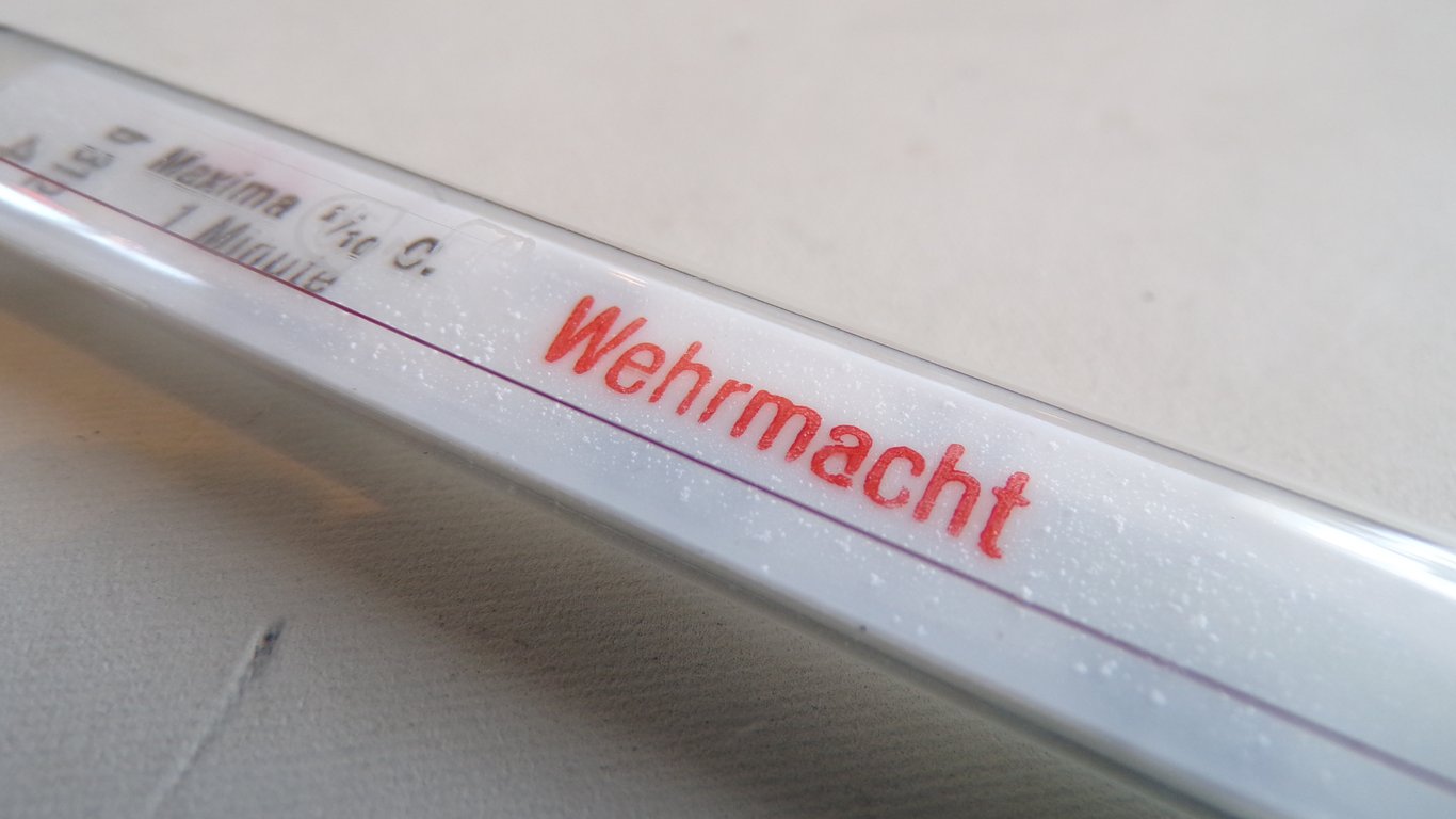 Wehrmacht Medical Fever Thermometer