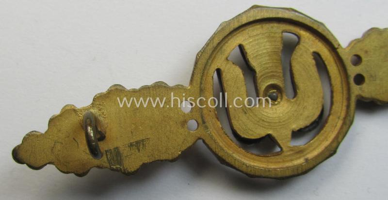 Tombak- (ie. 'Buntmetall'-) based- and/or (typical) non-maker-marked example of a WH (Luftwaffe) 'Frontflugspange für Kampfflieger in Gold' as presumably produced by the: 'C.E. Juncker'-company