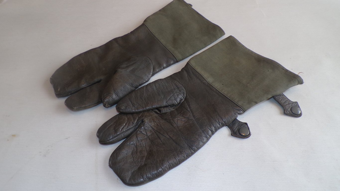 Mint Kradmelder Gloves  Lulek & Pirmann 1941