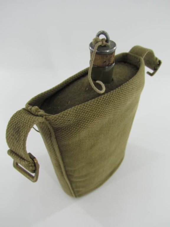 British WWII Canteen ( Blancoed )