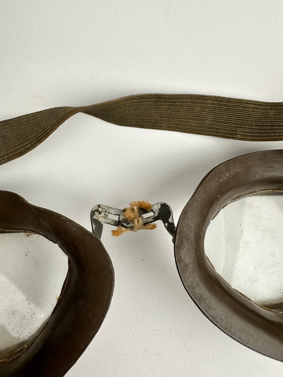 Wehrmacht "Kradmelder brille"  1945 P.W. Rare!!!