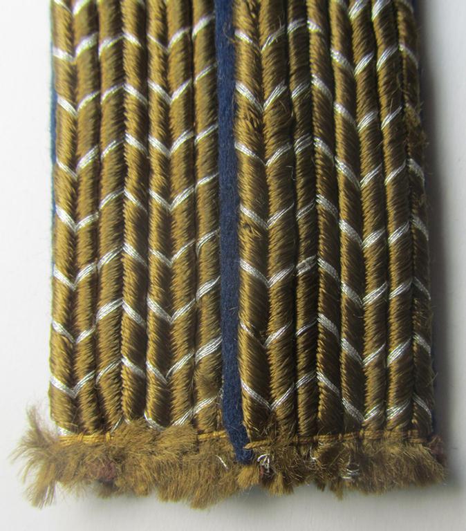 Fully matching pair of SA (ie. 'Sturmabteilungen') EM-shoulderboards (ie. 'Schulterstücken für Mannschaften der Marine-SA, bzw. Sanitätsstürme') being a 'mint- ie. unissued' pair that still retains both its 'RzM'-etikets