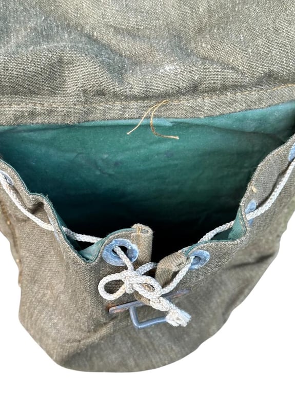 Late-war Pioneer Combat Assault Pouch Set