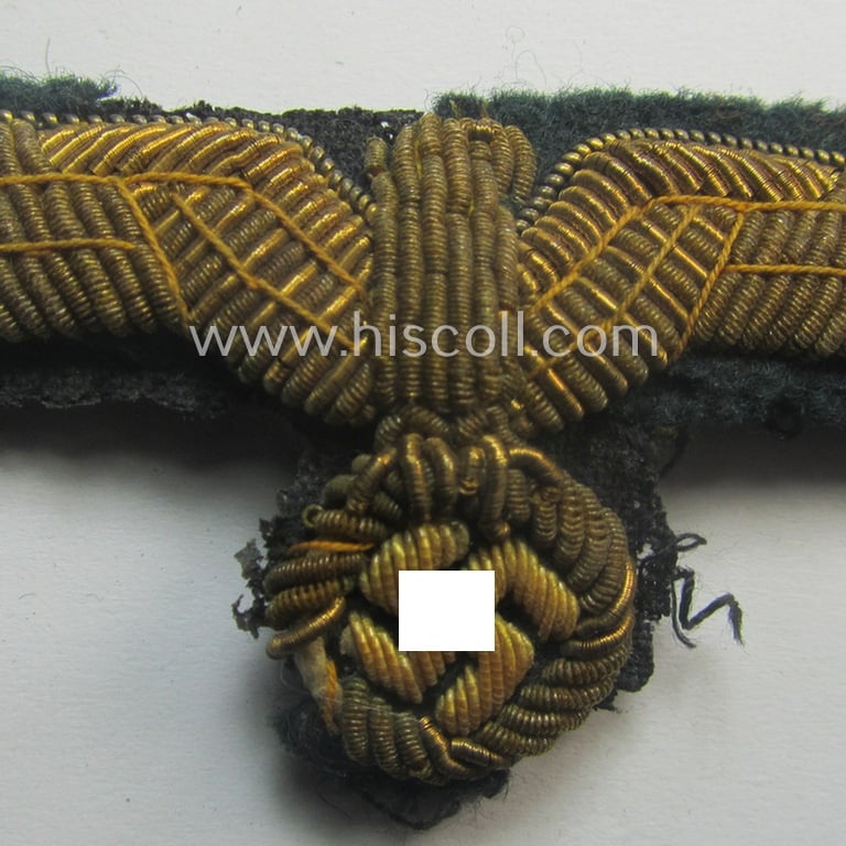 Superb, WH (Heeres o. Küsten-Artillerie) general-officers'-pattern cap-eagle (ie. 'Schirmmütze o. Schiffchenadler für Generale des Heeres o. Offz. der Küsten-Artillerie') as executed in bright-golden-coloured 'hand-embroidered'-pattern