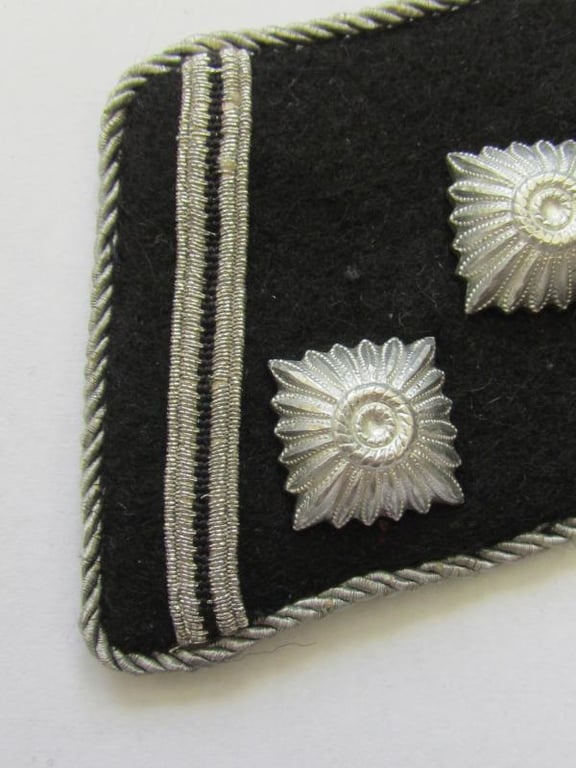 Waffen SS Obersturmführer collar tabs