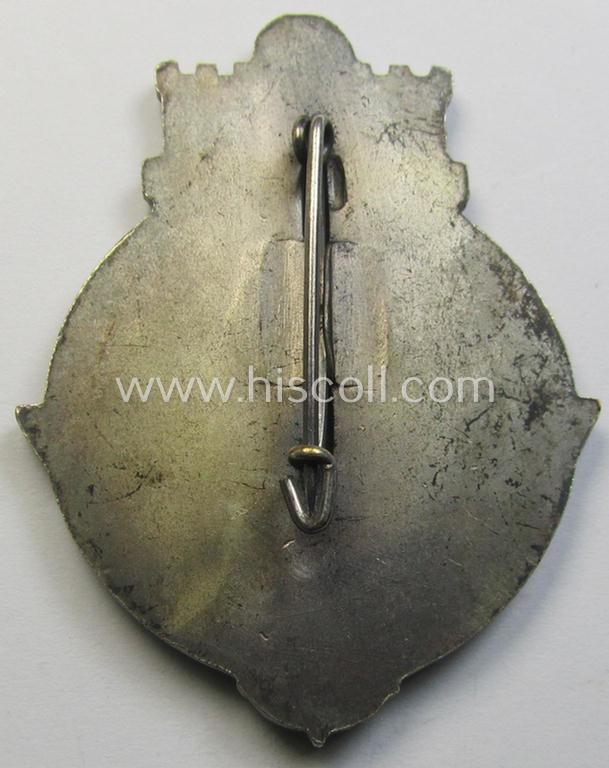 Stunning - and luxuriously styled! - HJ- ie. BDM (ie. 'Hitlerjugend' or: 'Bund Deutscher Mädel') related day-badge (ie. 'tinnie') being a golden-toned- and/or 'Feinzink'-based example as issued to commemorate the: 'Reichskampf Hamburg 1938'