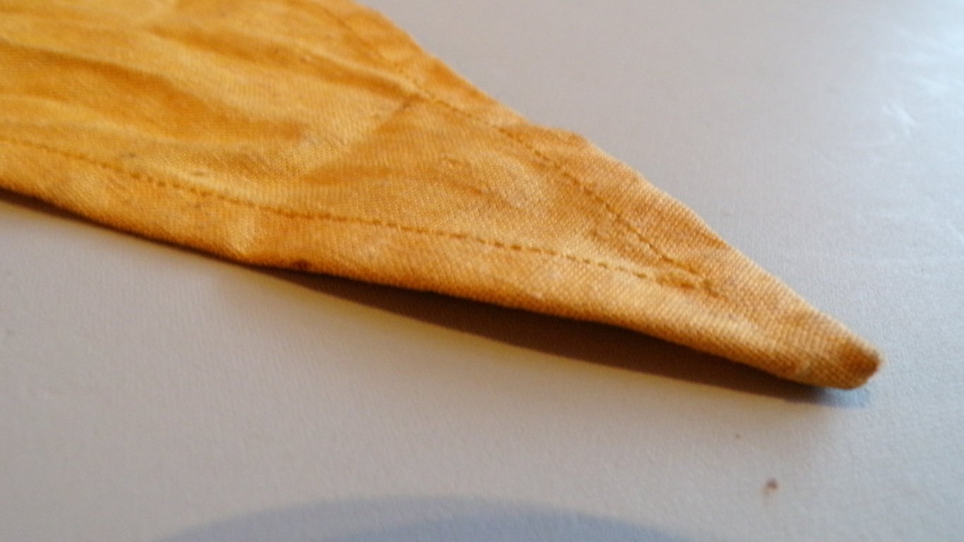 Gas warning pennant (large)