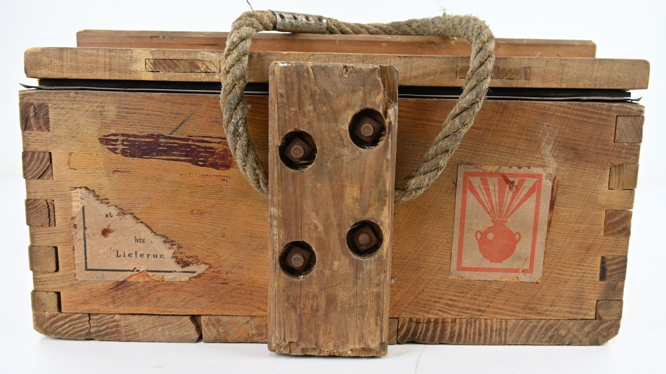 German WH Ammo Box P65 propellant charges