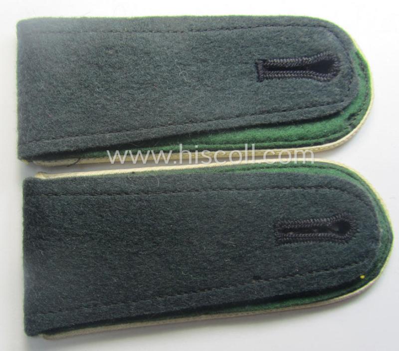 Pair of fully matching - typical tailor-made! - WH (Heeres), early- (ie. pre-) war-period- (ie. 'M40'-pattern) EM-type shoulderstraps: 'Soldat der Infanterie-Trpn.'