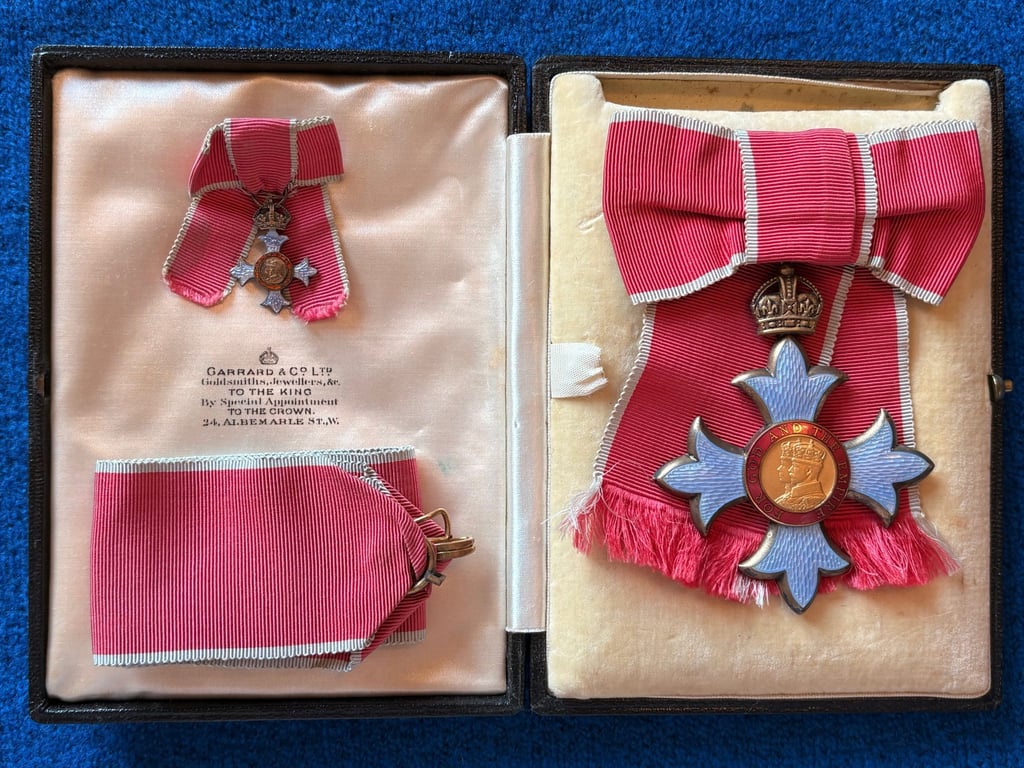 AUTHENTIC MILITARY CITATION HAND SIGNED BY HRH KING GEORGE & PRINCE EDWARD.