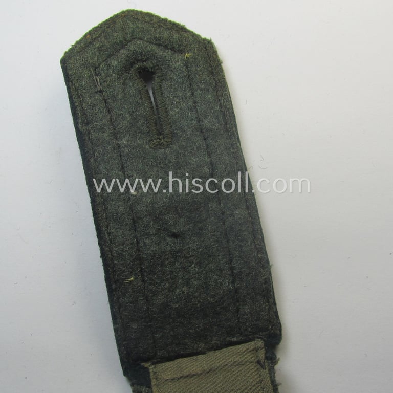 Single, early- ie. mid-war-period, WH (Kriegsmarine) NCO-type shoulderstrap as was intended for usage by an: 'Unteroffizier eines Küsten-Artillerie-Rgts.'