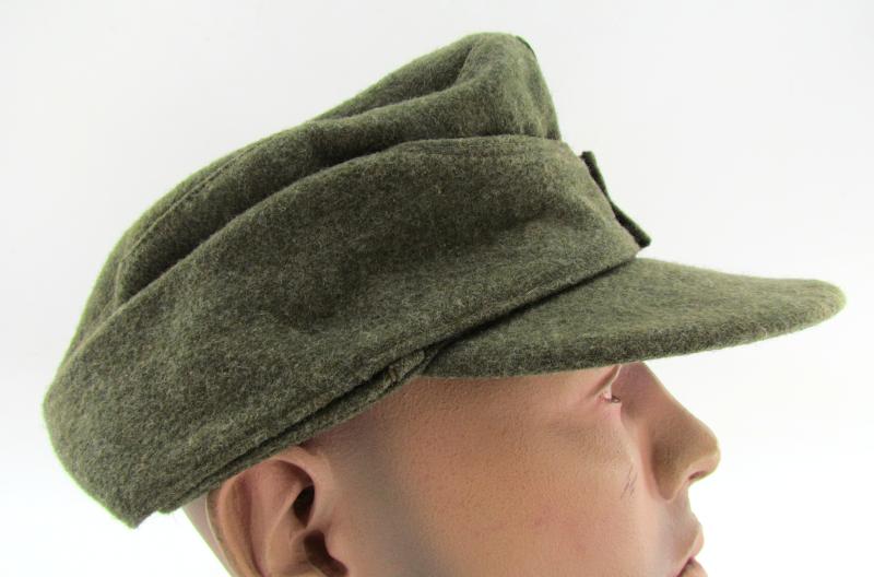 Wehrmacht (Heer) field cap ‘Einheitsfeldmütze’with RBNr. 1944