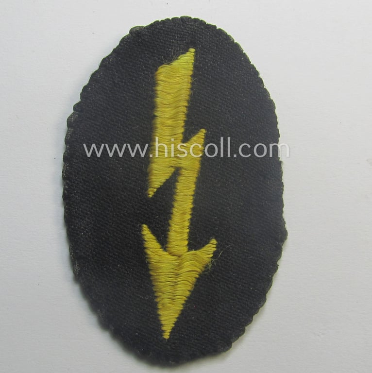 Truly used, WH (Heeres) so-called: female-related trade- and/or special-career arm-insignia (ie. 'signal-Blitz'): 'Nachrichtenhelferin des Heeres' that came with a period-photograph of the bearer
