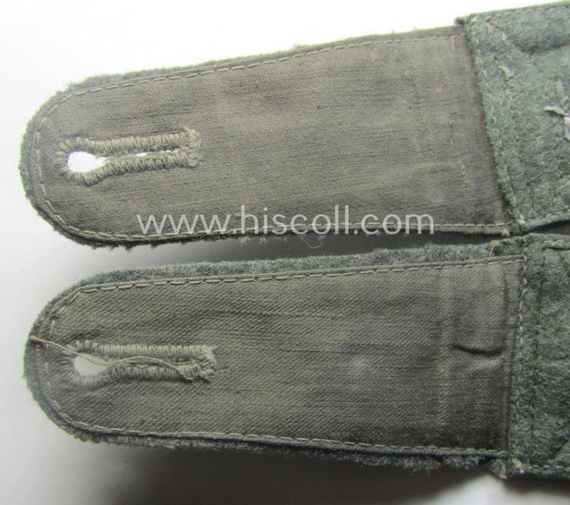 Fully matching pair of neatly 'cyphered'- (and I deem early- ie. mid-war-period), WH (Kriegsmarine) NCO-type shoulderstraps as was intended for usage by an: 'Oberfeldwebel eines Küsten-Artillerie-Rgts. o. Abtlgs.'