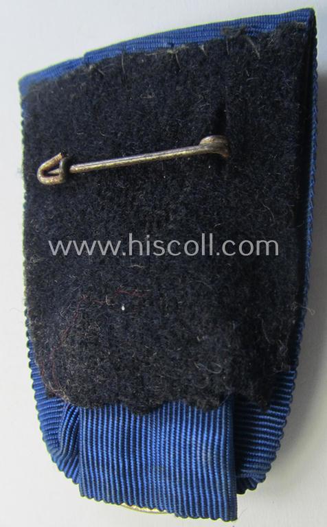 Attractive, silver-toned WH (Heeres o. KM) so-called: 'Einzelspange' showing a: 'WH-Dienstauszeichnung 4. Stufe' (as was intended for 4 years of loyal-service) and that shows a detailed, Heeres o. KM-type-eagle-device, period-attached