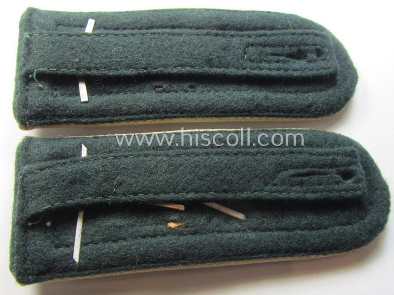 Pair of WH (Heeres), early- (ie. pre-) war-period, 'M36 o. M40'-pattern, neatly 'cyphered') NCO-type shoulderstraps as intended for a: 'Feldwebel und Mitglied des Uffz.-Schule Sigmaringen'