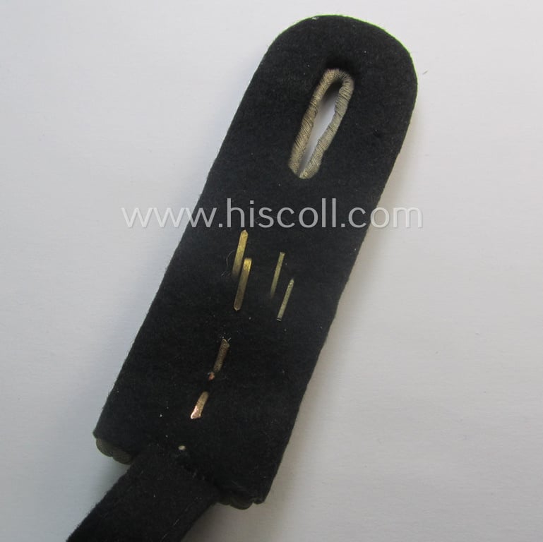 Single, WH (Heeres), 'cyphered' officers'-type shoulderboard: 'Oberleutnant u. Mitglied des Pionier-Regimentstab 45'
