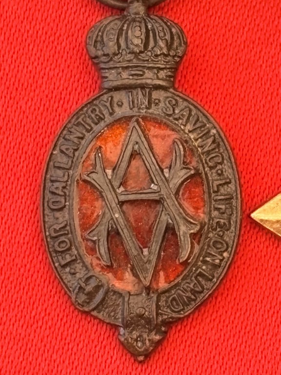 WWI BRITISH SET OF DRESS MINATURES ALBERT MEDAL AND SOLID SILVER IDENTITY BTACELET 1918. ADDITIONAL PHOTOS