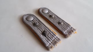 Shoulderboard for a cavalry / rec. Hauptmann