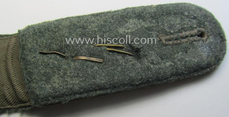 Single, WH (Heeres) NCO-type shoulderstrap: 'Fwbl. u. Mitglied eines Lehr-Krads.btls. der Pz.Div. u. Inf.Div. (mot)'