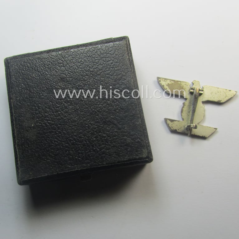 Superb, 'Wiederholungsspange zum EK I. Klasse' (or: bar to the WWI IC first-class) by the maker (ie. 'Hersteller'): 'Eugen Schmidthaussler' and that comes stored in its accompanying etui