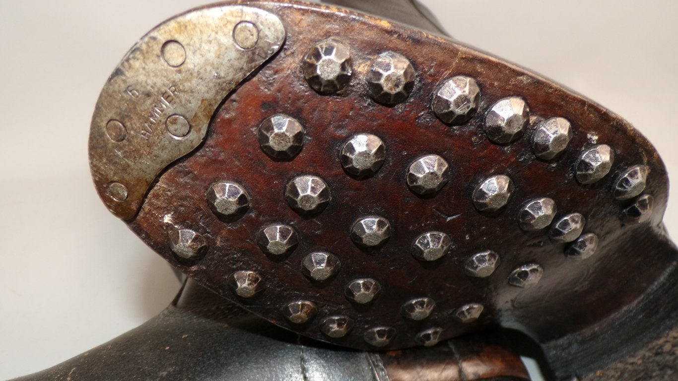 Mint Marschstiefel or "Knobelbecher" (jackboots)