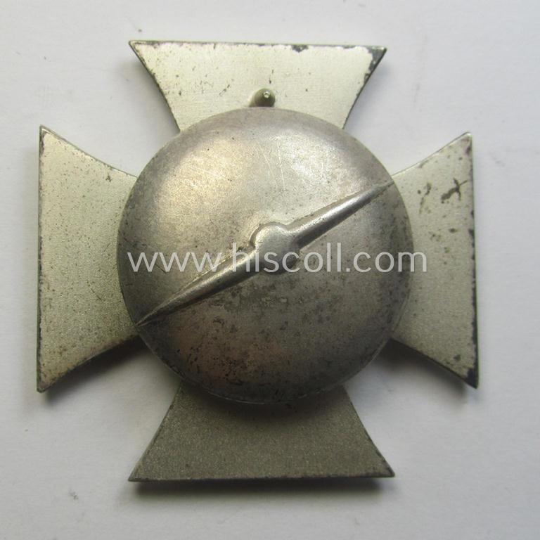 Superb - and minimally used! - 'EK 1. Kl.' (or: Iron Cross 1st class) as executed in the scarcely seen so-called: 'screw-back'-pattern being a typical non-maker-marked example as was (I deem) produced by the 'Hersteller': 'Wächtler u. Lange'