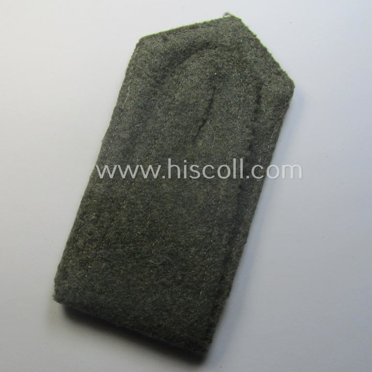 Single, 'cyphered'- (and I deem early- ie. mid-war-period) WH (Kriegsmarine) NCO-type shoulderstrap as was intended for usage by an: 'Unteroffizier eines Küsten-Artillerie-Abtlgs.'