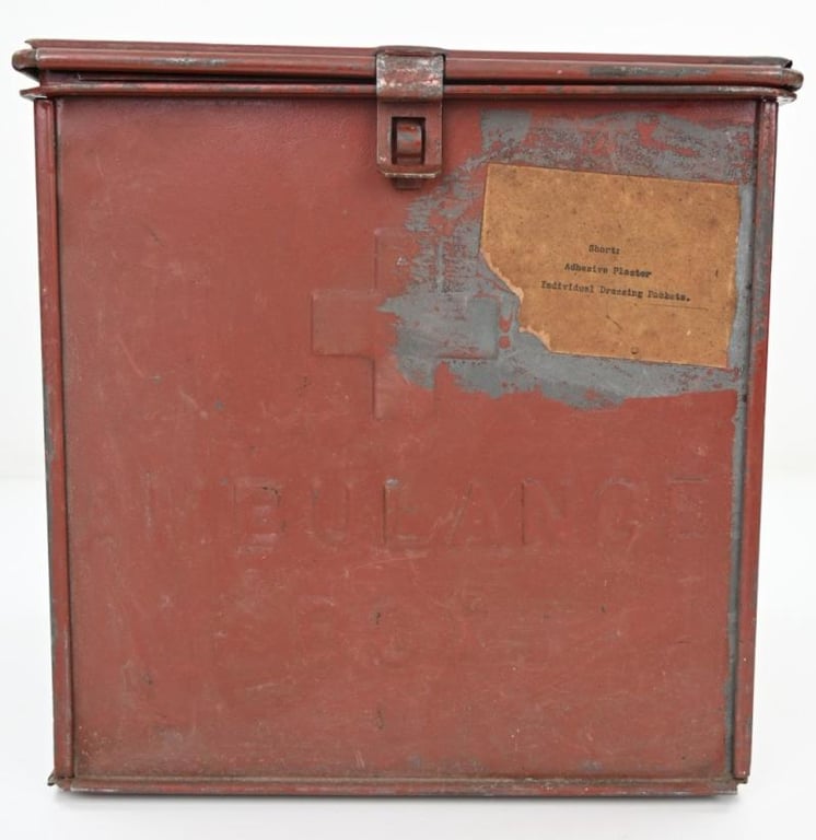 US WW1 Military Medical Department Steel Ambulance Box with content