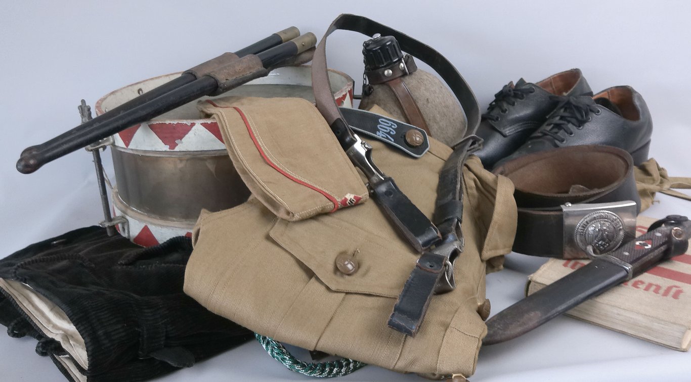 Selection of our collection Uniform Groupings