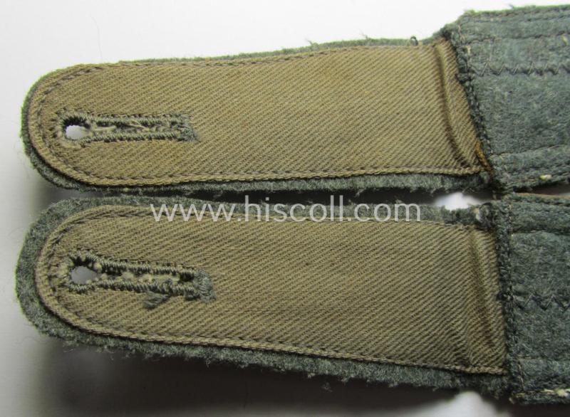Pair of WH (Heeres) NCO-type shoulderstraps: 'Uffz. der Kradschützenbtle. der Pz.Div. u. Inf.Div. (mot)'