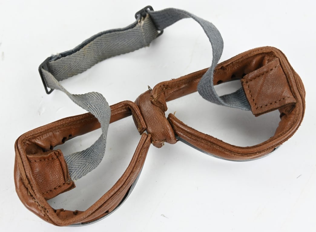 British WW2 Dispatch Riders / Armoured Crew Goggles in Case