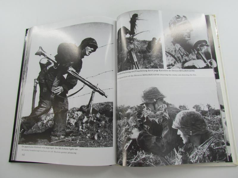Book : Divisionen der Waffen-SS im Einsatz 1940-1945