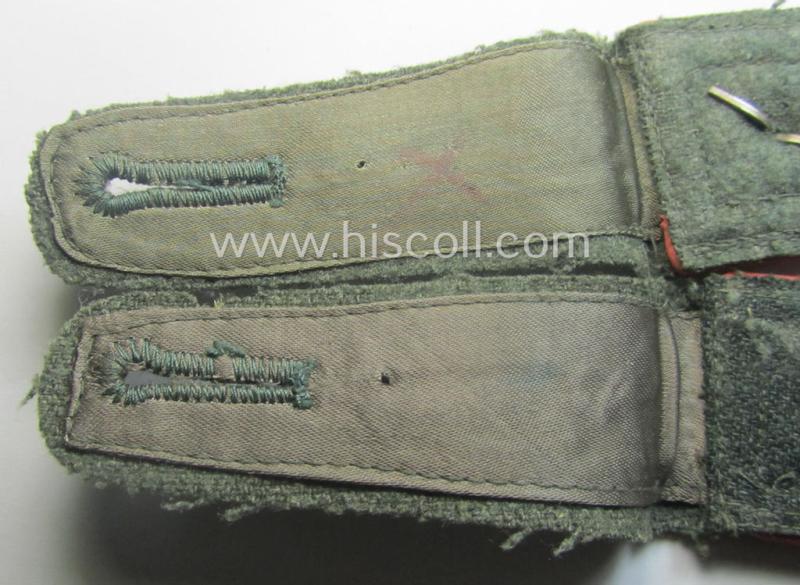 Pair of WH (Heeres) 'M40 o. M41'-pattern, 'cyphered' NCO-type shoulderstraps as piped in the bright-pink-coloured branchcolour as was intended for a: 'Feldwebel des Panzerabwehr-Abtlgs. 7' (ie. 'Divisionseinheit der 7. Inf.-Div.')