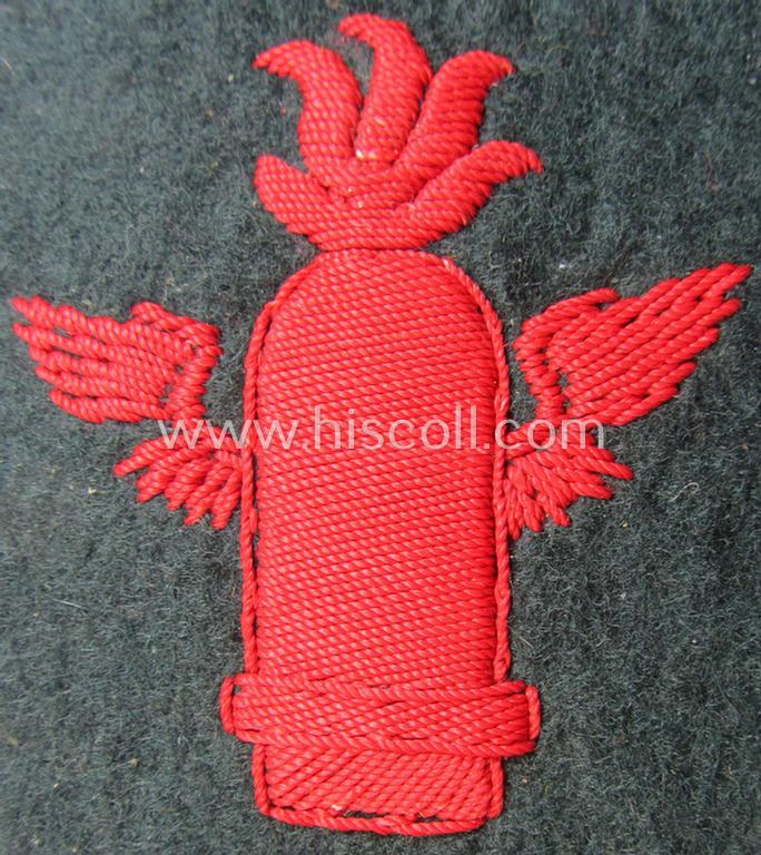 Superb - and actually scarcely encountered! - WH (KM) neatly hand-embroidered, so-called: career- ie. specialist-armbadge (ie. 'Tätigkeits-Abzeichen') as intended for usage by a: 'Küstenartillerie'-staff-member