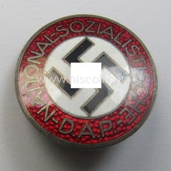 'N.S.D.A.P.-Parteiabzeichen' showing the makers'-designation: 'RzM' and/or: 'M1/156' (=...