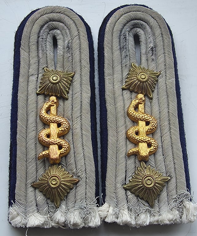 IWaffen-SS Haupsturmführer (captain) Medical shoulder boards